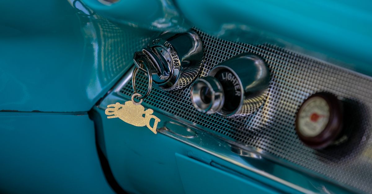 Chevrolet car key fob — Villa Park Locksmith Inc