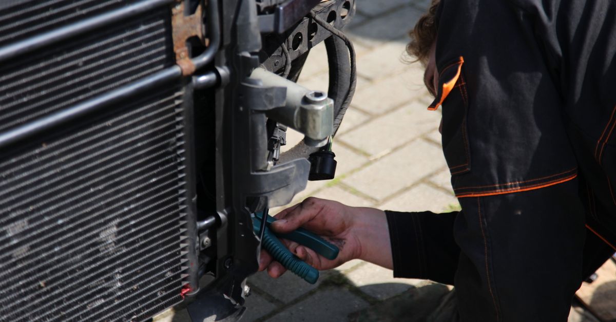 locksmith service technician — Villa Park Locksmith Inc